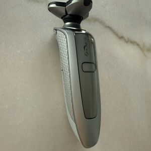 Philips Norelco Arcitec 1060X Men's 3 Head Rotary Cordless Shaver Silver/Black